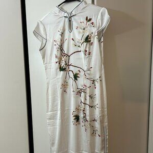 White Maxi Qipao – Beth and Brian Qipao (Size L)